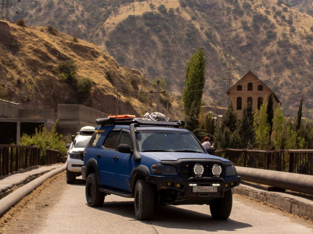 Pamira traksts tūrisma aģentūras unotravel džipu tūrēs